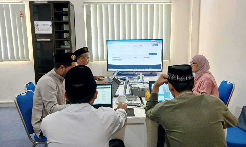 Benchmarking Magister Manajemen Pendidikan Universitas Pakuan ke Rumah Jurnal Universitas Nurul Jadid